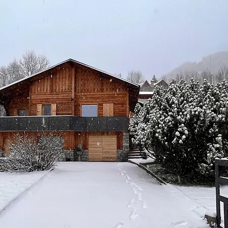 Bel-air A Due Passi Dalle Piste, Con Giardino E Posto Auto Temù